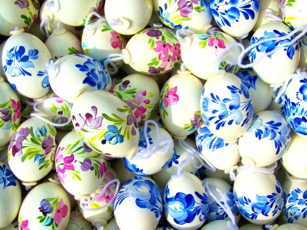 hand-painted-easter-eggs-700092_1280